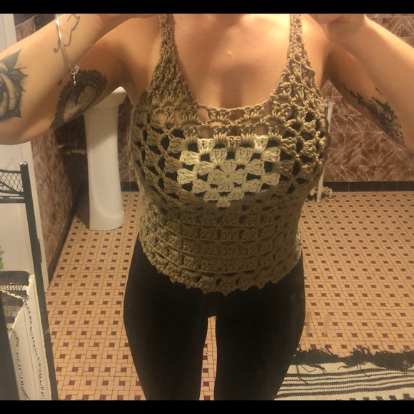 🖤 Crochet Crop Top. - Picture 6 of 8